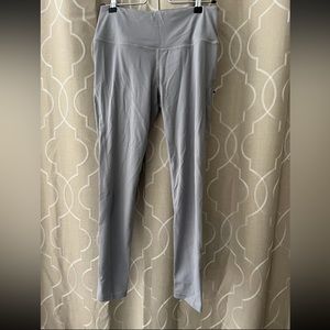 Victoria Secret Knockout sports leggings, Size Medium